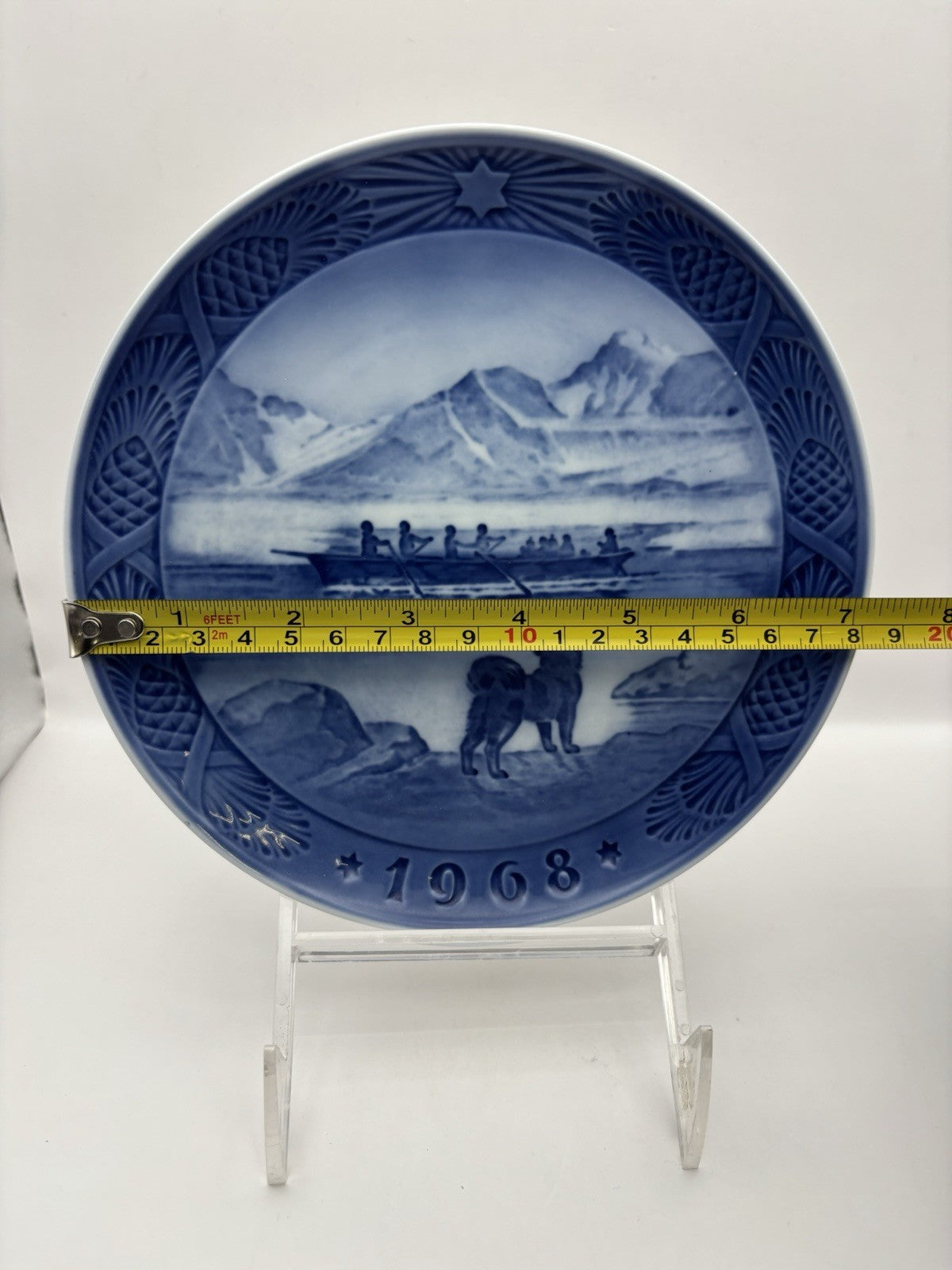 Royal Copenhagen 7.25" Christmas Plate 1968 The Last Umiak - Den Sidste Konebad