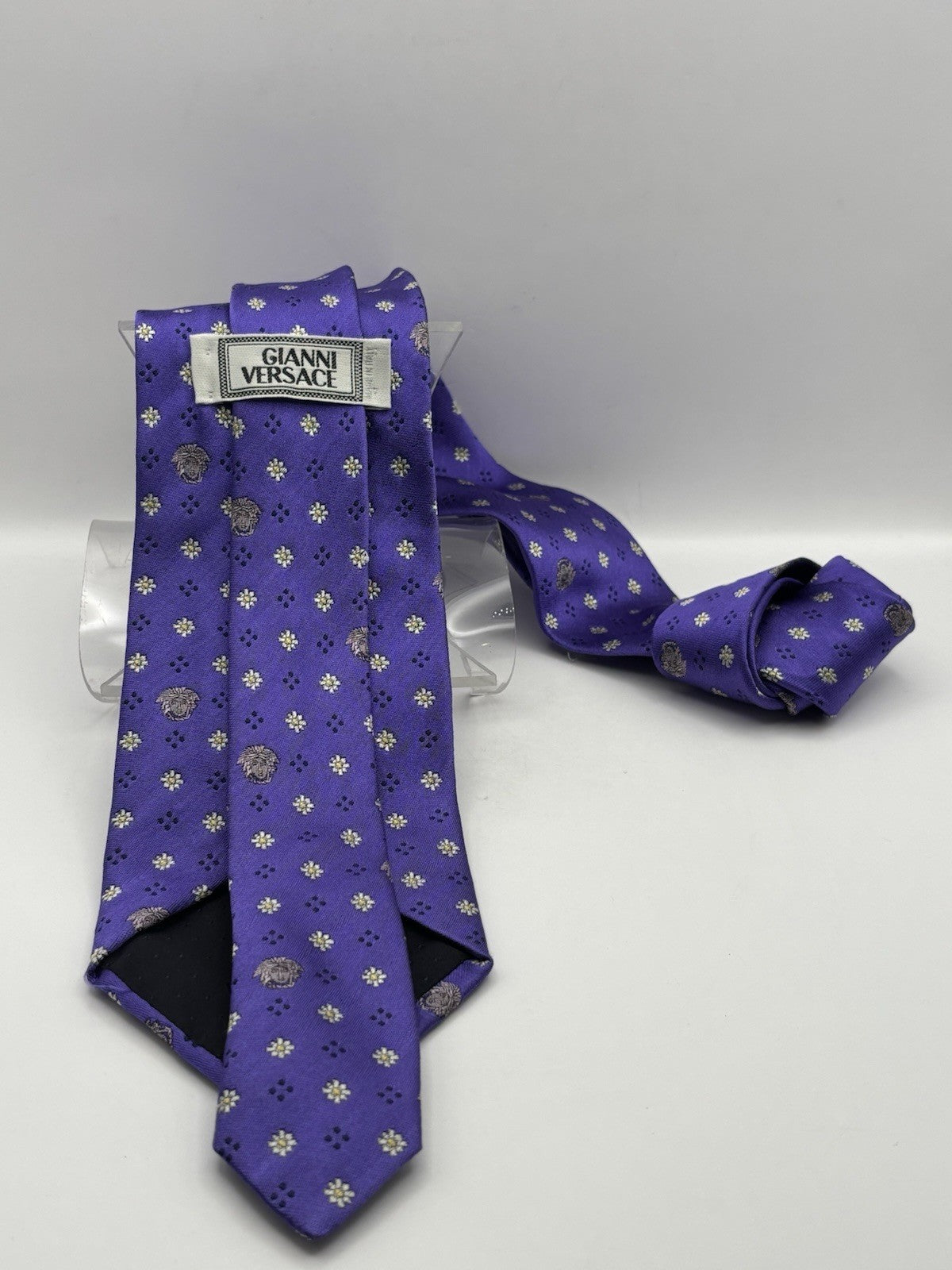 Gianni Versace Medusa Head Logo Purple Silk Tie Vintage, Made in Italy