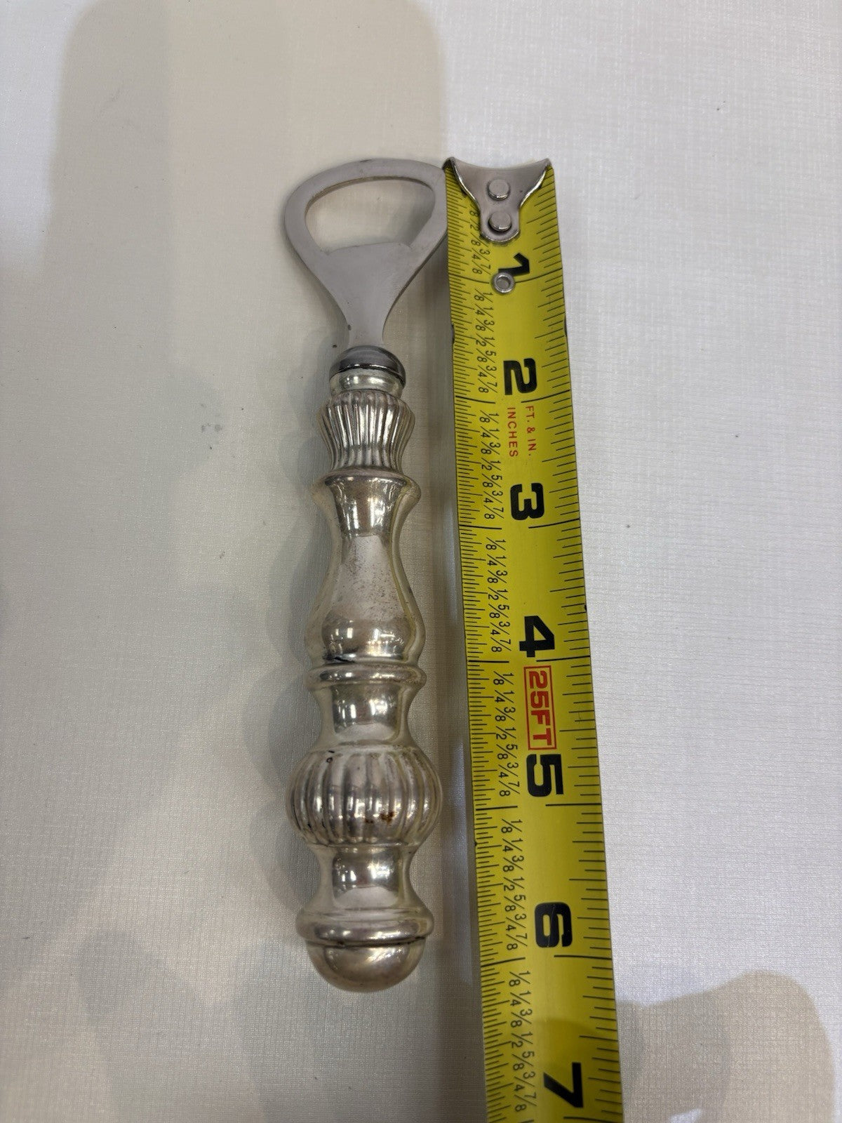 Sterling Silver Órnate Bottle Oponer Hallmark