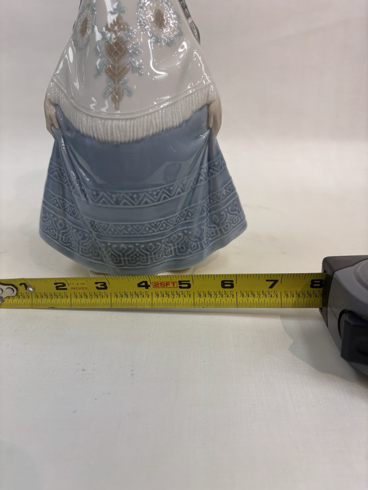 Nao by Lladro porcelain figurine titled "Girl with Water Jug" or "Mexican Girl"