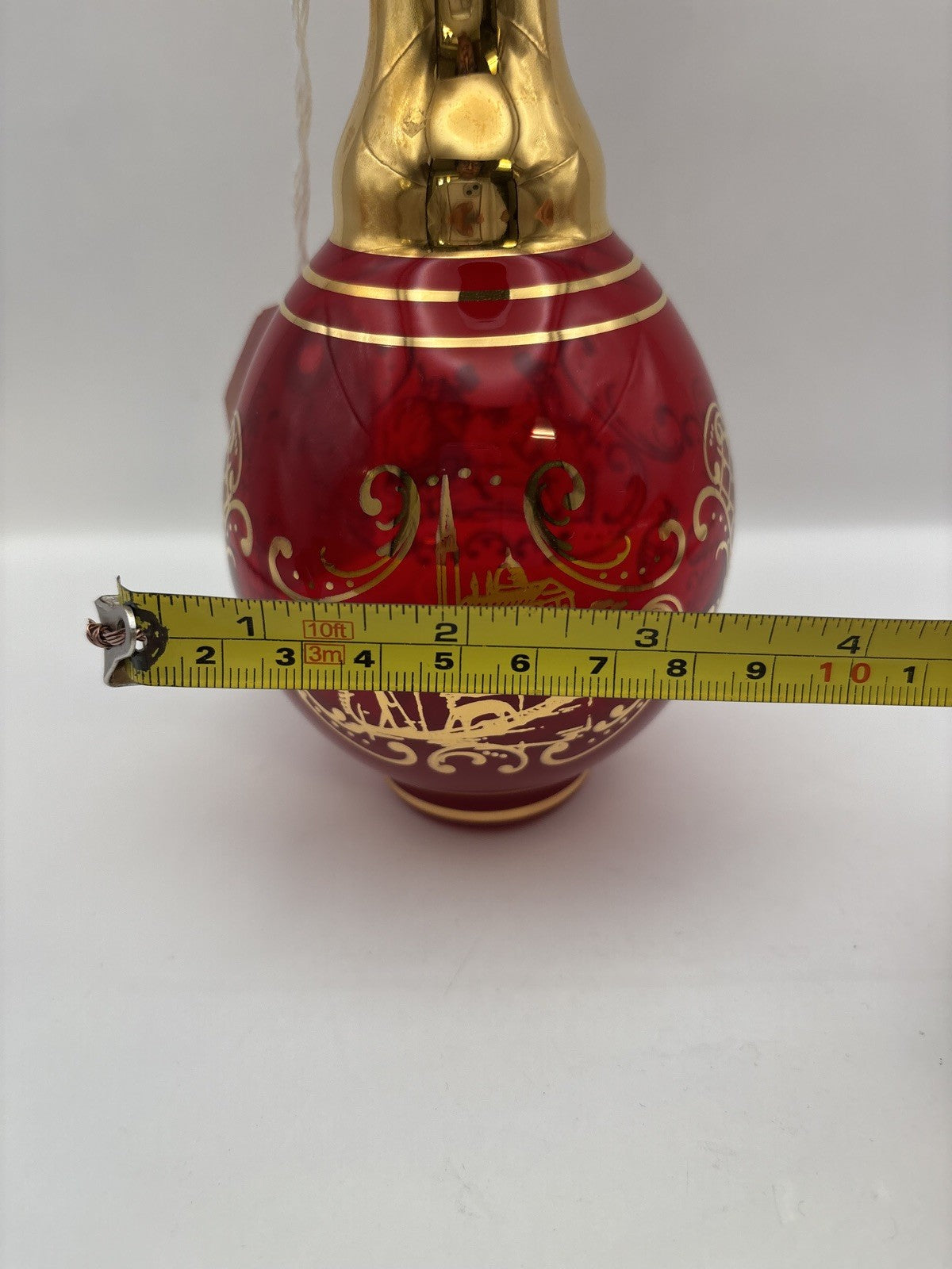 Beautiful vintage red vase with a beautiful gold mark from Venice Italy