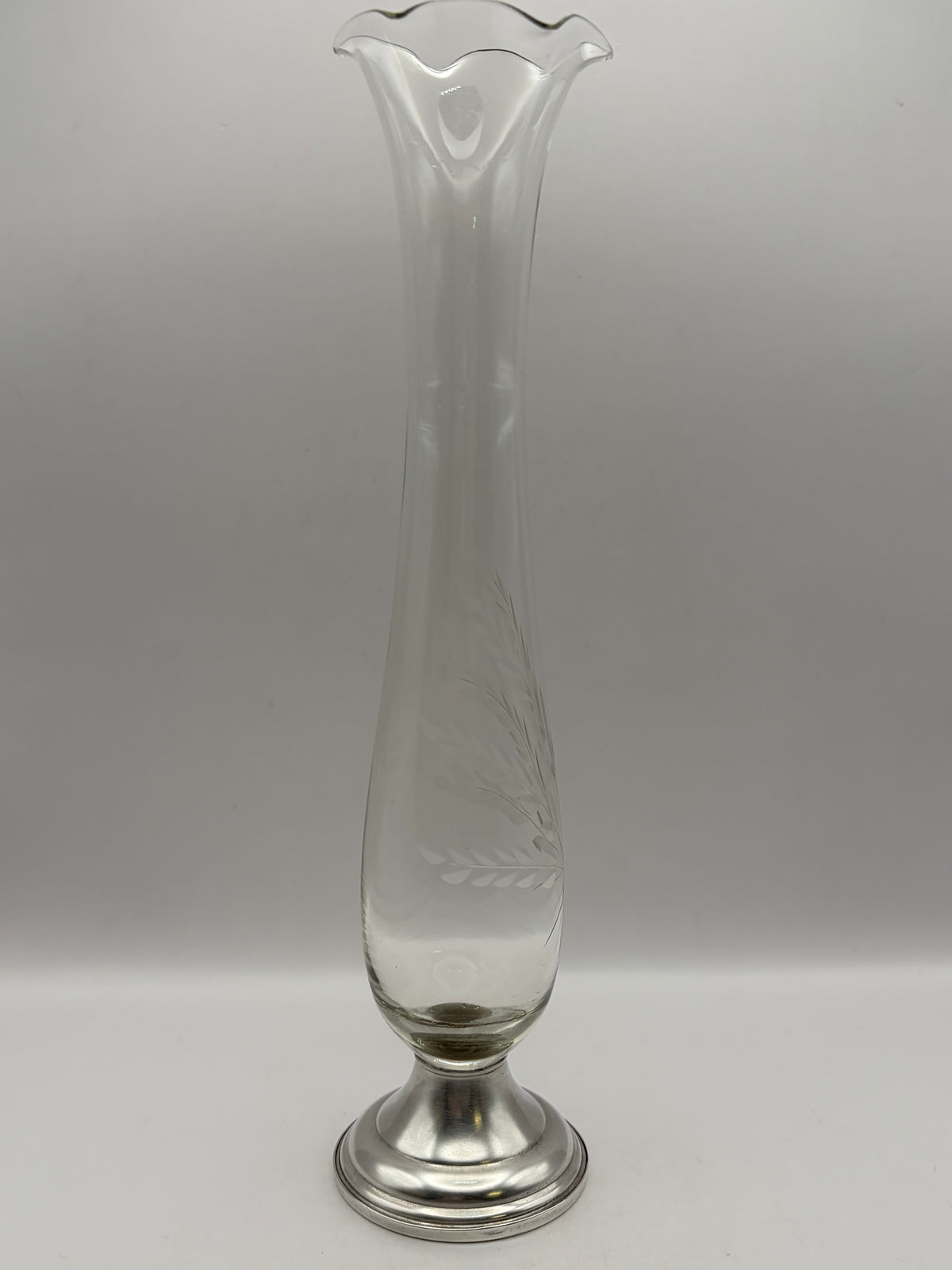 Vintage Yarden Silversmiths Sterling Weighted Etched Bud Vase.
