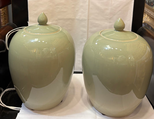 PAIR OF PORCELAIN GINGER JAR