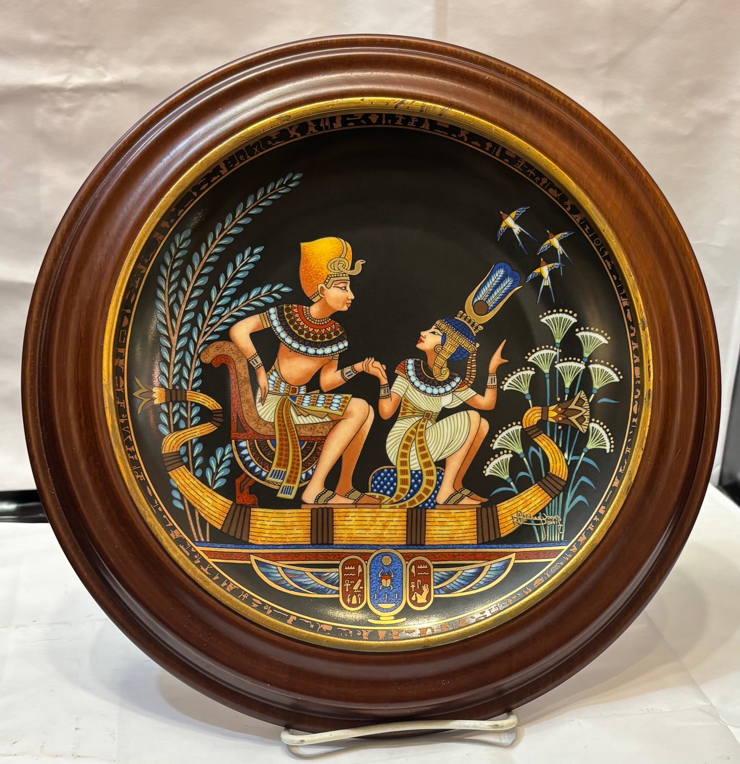 Tutankhamen decorative collector plate.