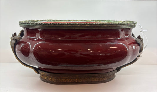 Red Porcelain On Bronze, centerpiece. 19th century