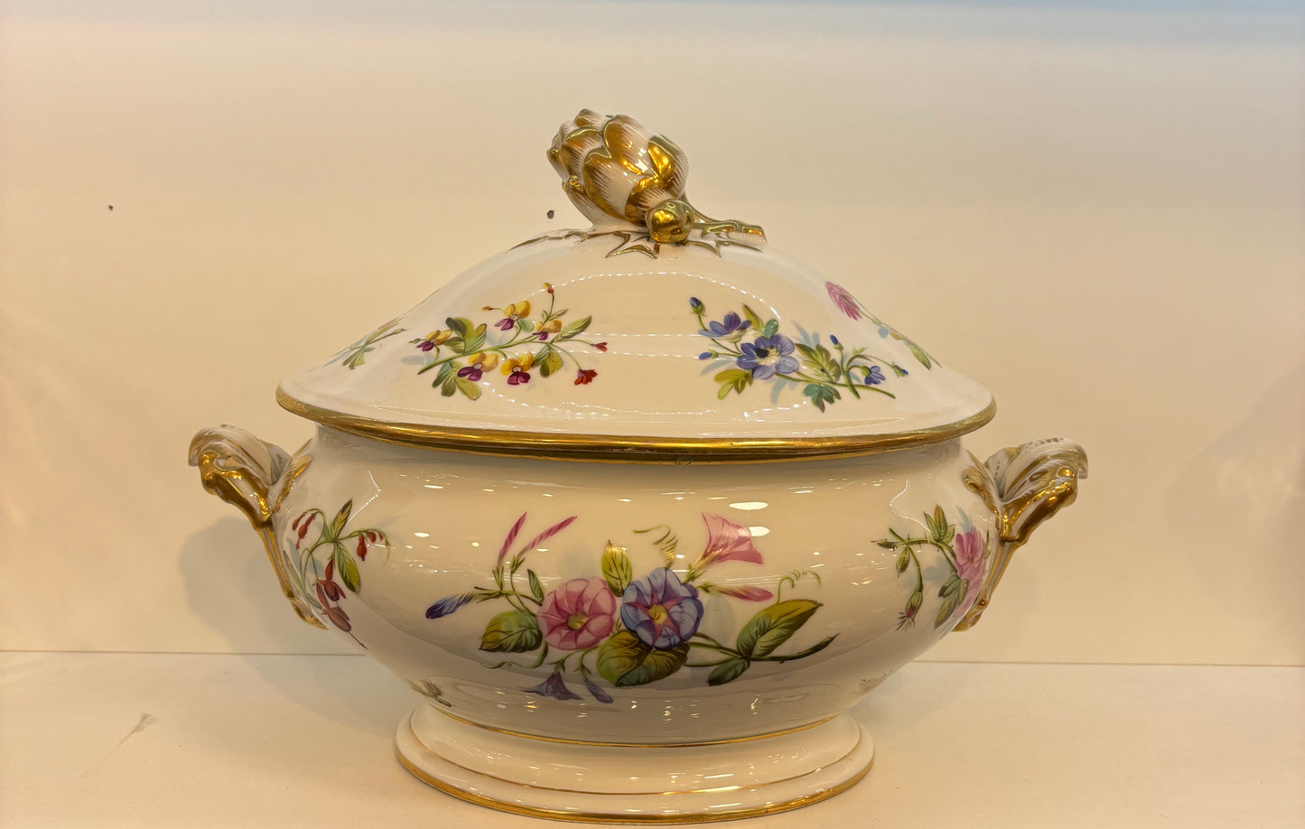 Hand-painted French Porcelain Floral Soup, Bellota Detail, Late S. XIX.