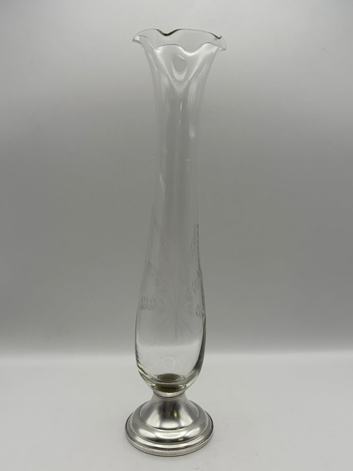 Vintage Yarden Silversmiths Sterling Weighted Etched Bud Vase.
