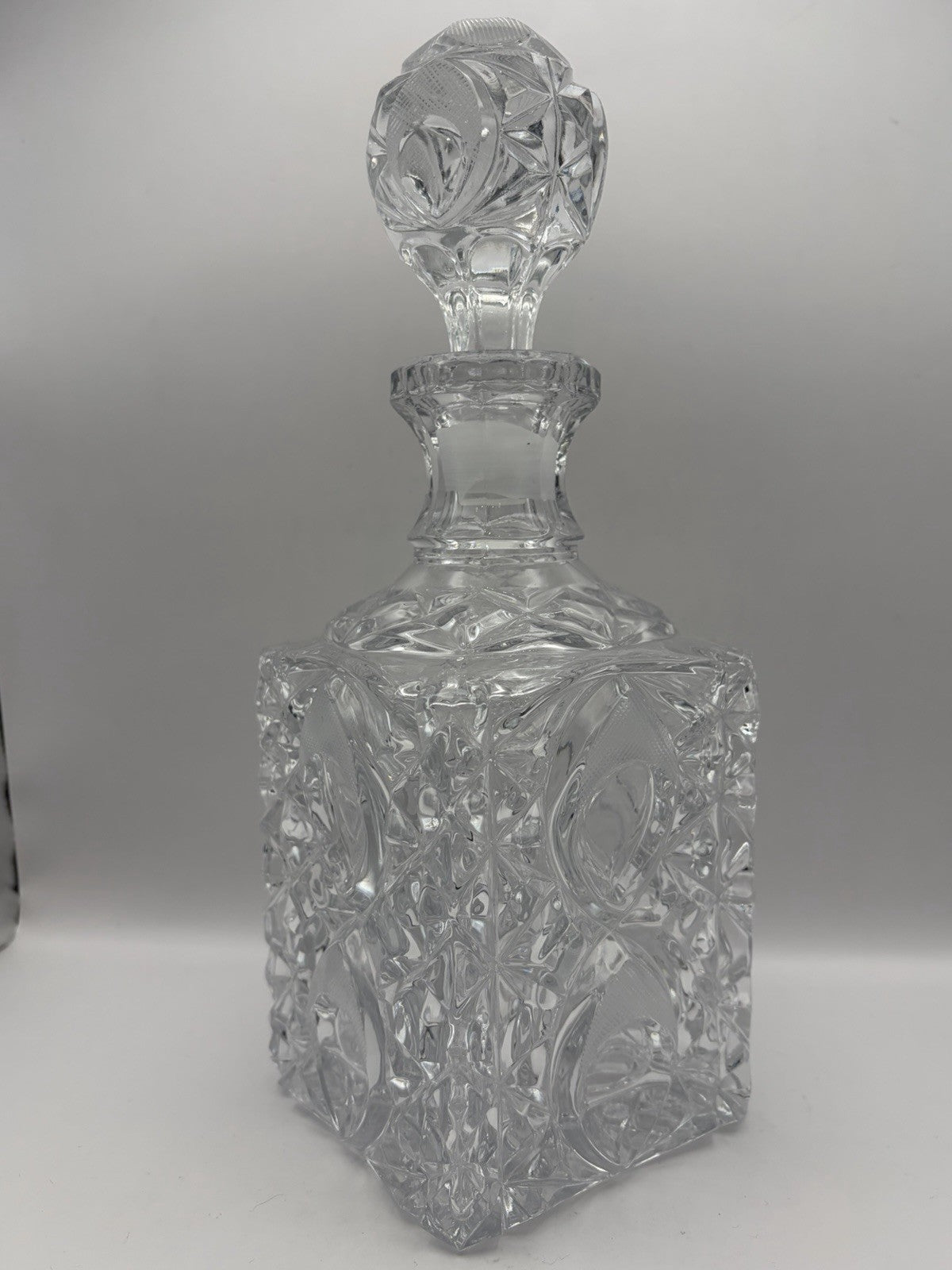 Vintage Decanter Crystal Glass Cut & Pressed w Stopper 10” Tall