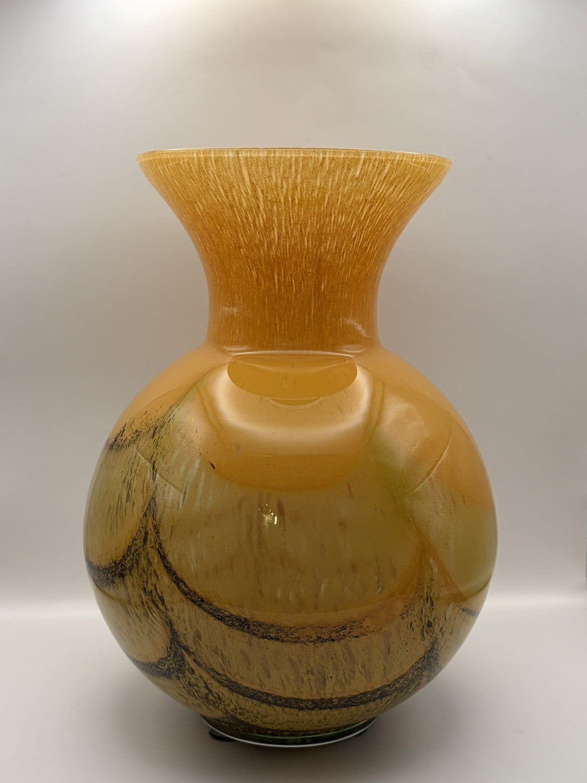 Maestri Vetrai hand-blown art glass vase featuring a warm amber tone