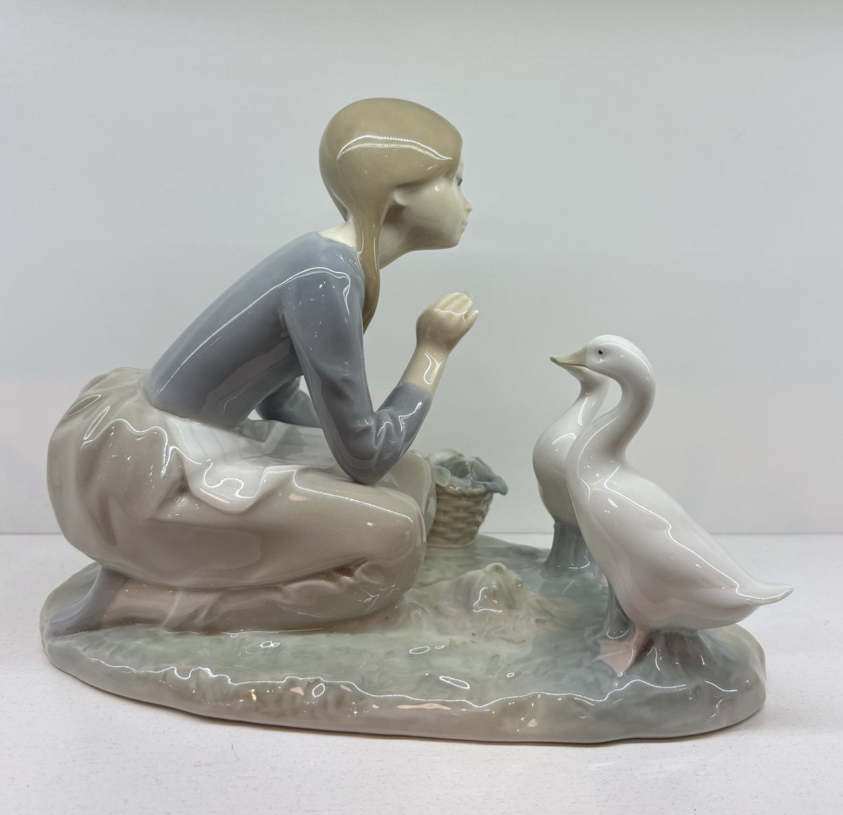 Lladró Porcelain Figurine Hand Made In Spain Girl with Ducks Vintage Signed 7"