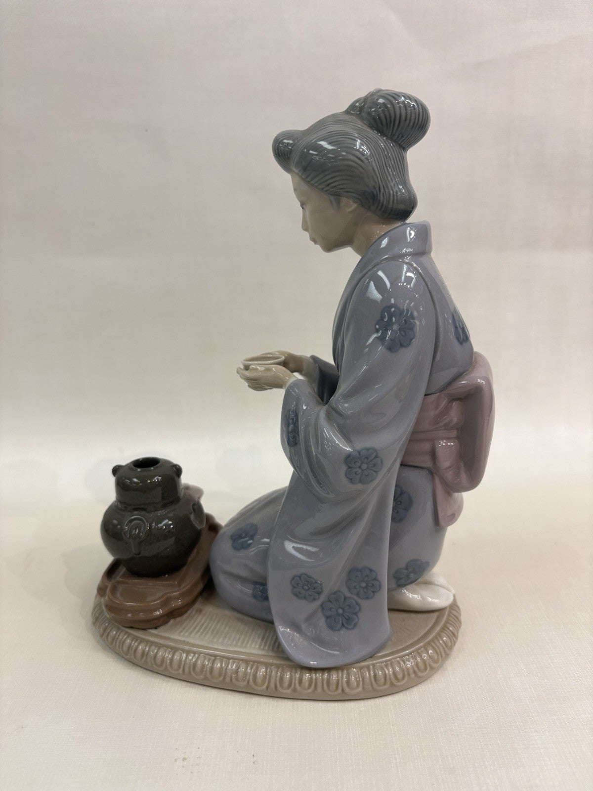 Lladró Porcelain Figurine Girl