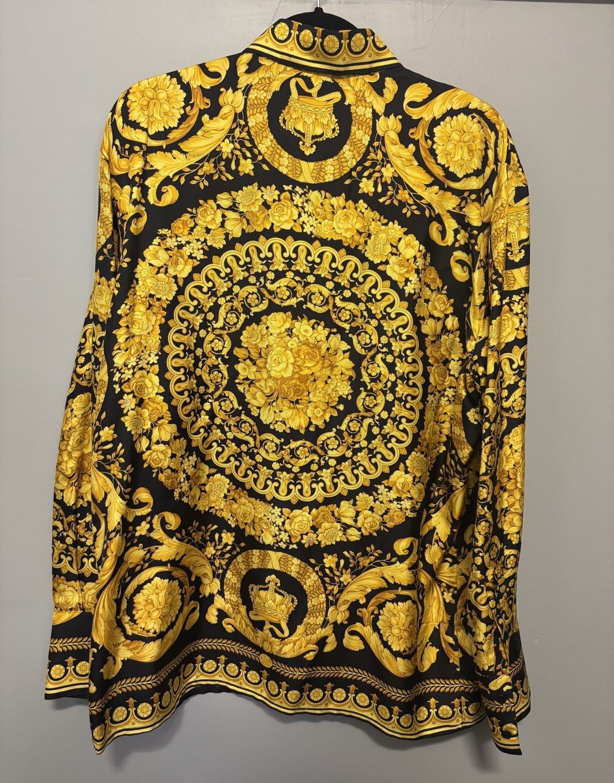 Gianni Versace Barocco Print Silk Shirt In Black and Gold. Size L Made In Italy