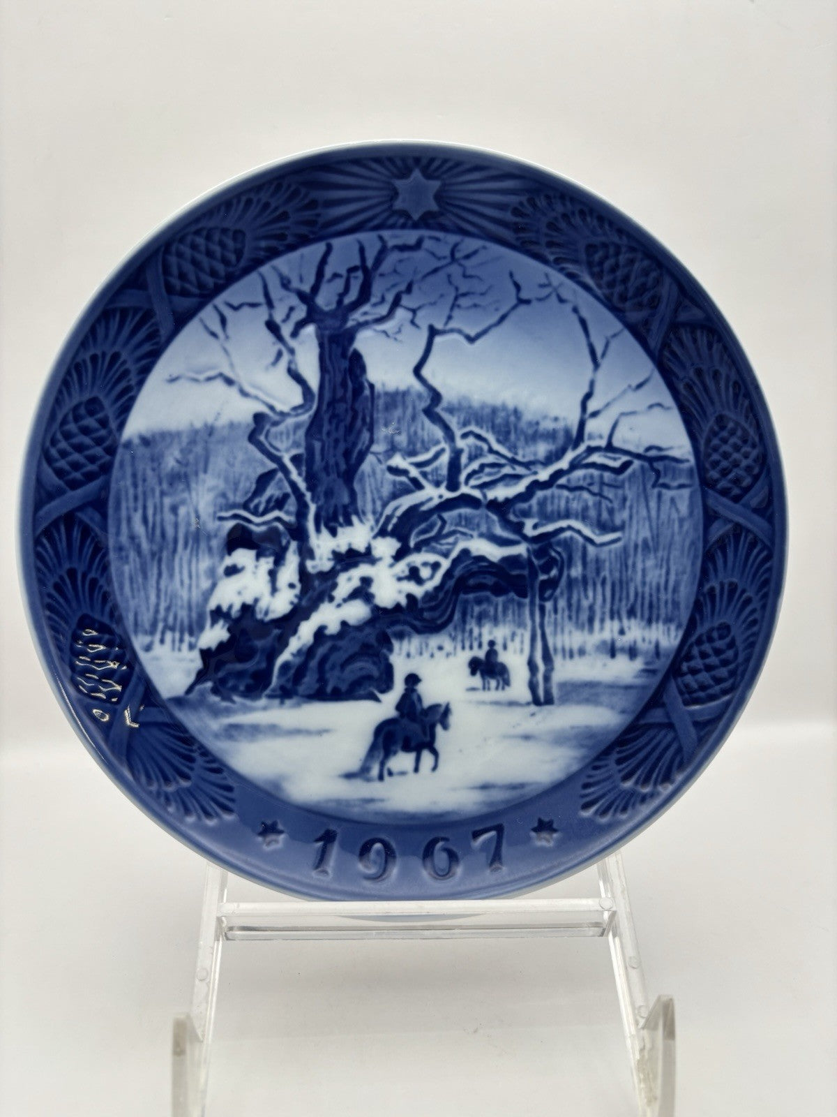 Royal Copenhagen Christmas Plate 1967 "The Royal Oak".