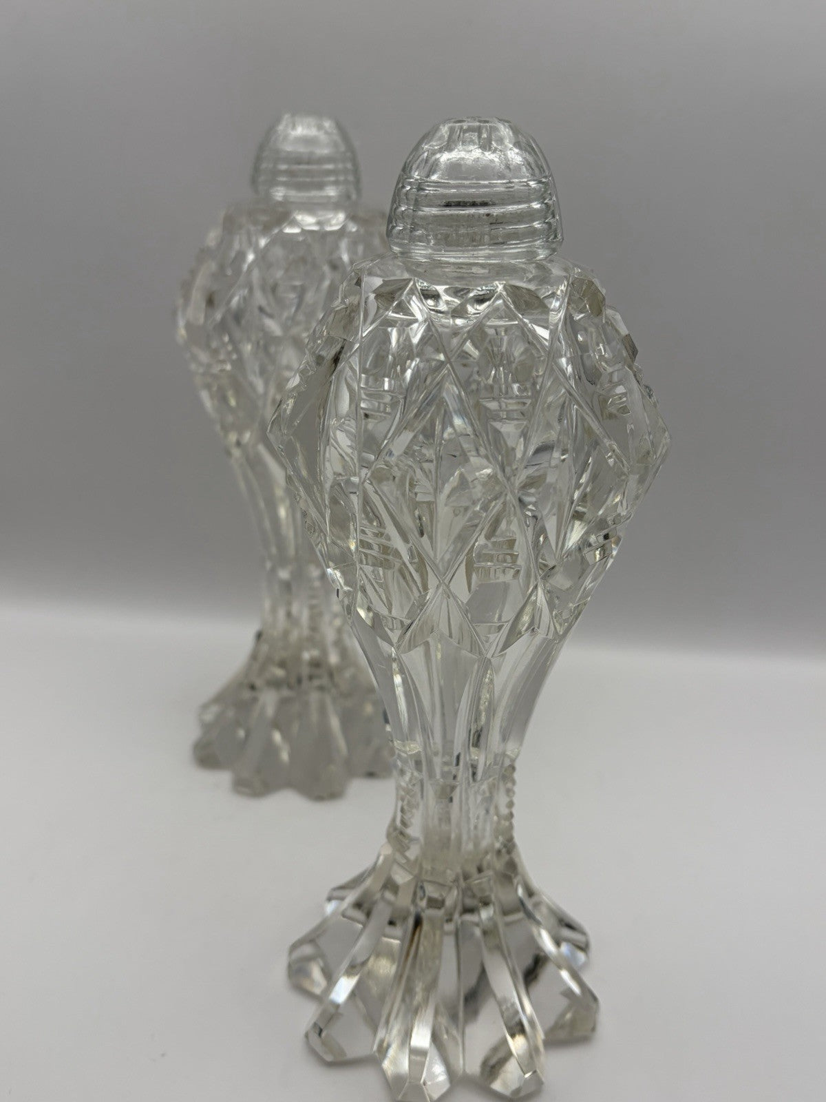 Vintage cut crystal salt and pepper shakers diamond-cut pattern With lid S Of 2
