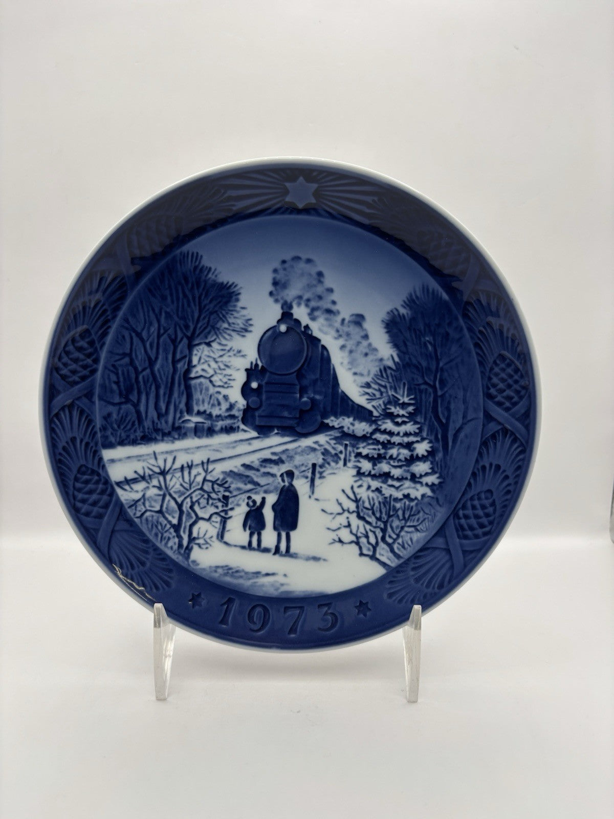 1973 Royal Copenhagen plate "Going Home for Christmas,"blue and white porcelain