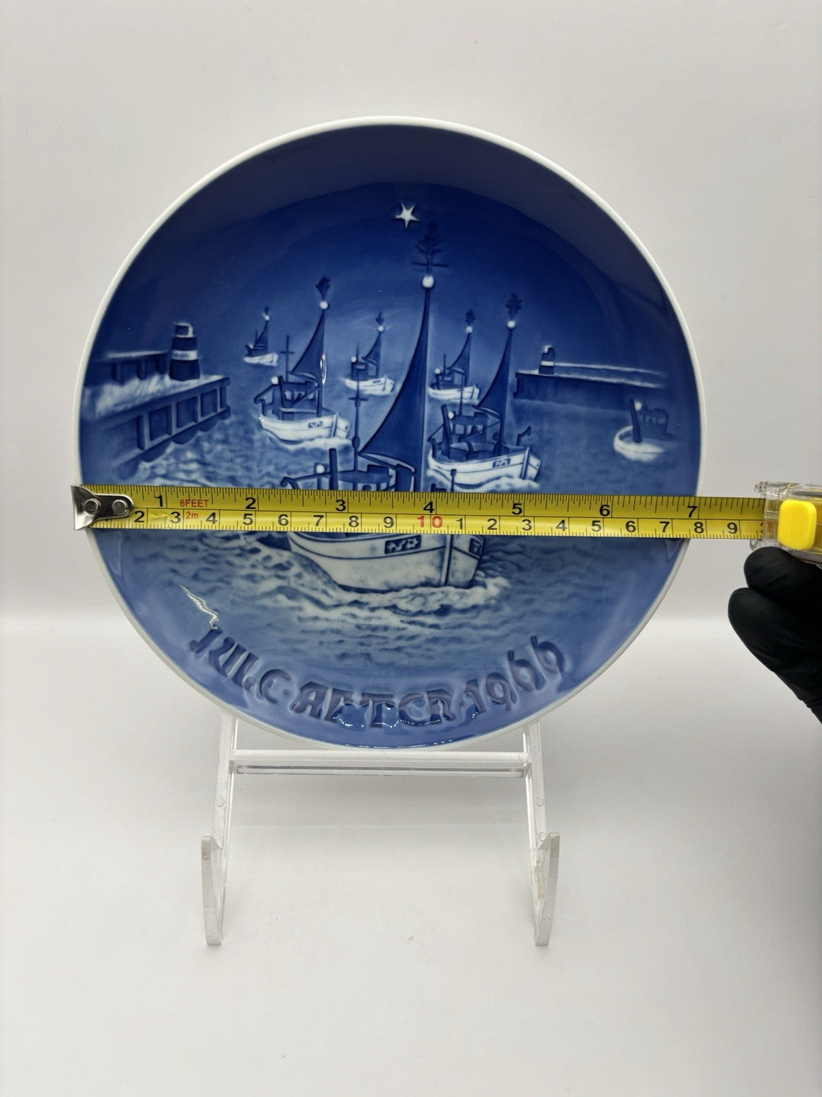 Bing & Grøndahl plate 1966."Home for Christmas" "Hjem til Jul" fishing boats