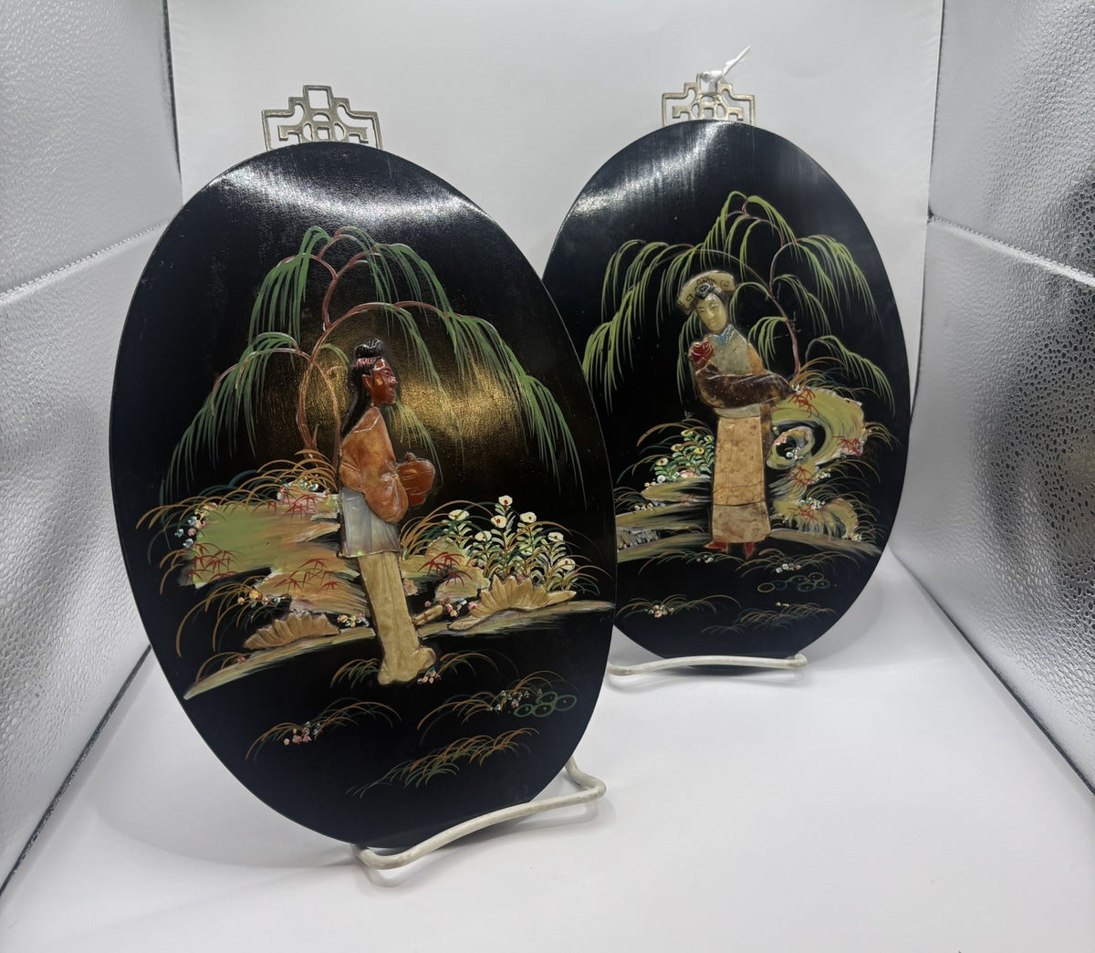 Vintage Oriental Asían Oval Wall Art Framed Hand Painted Wood