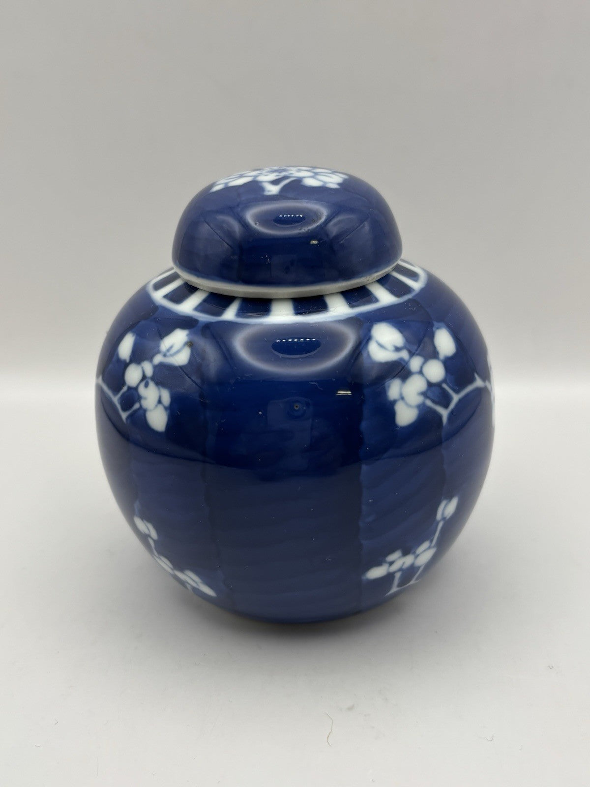 Vintage Chinese porcelain ginger jar cobalt blue white prunus blossom branches