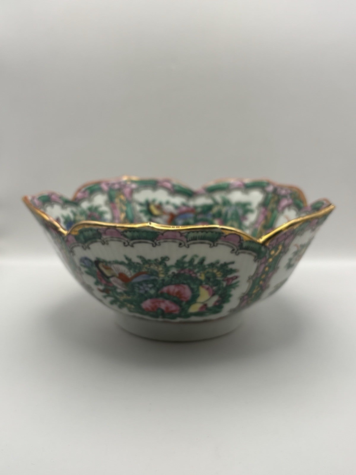 Chinese porcelain bowl featuring Rose Medallion enameled decoration