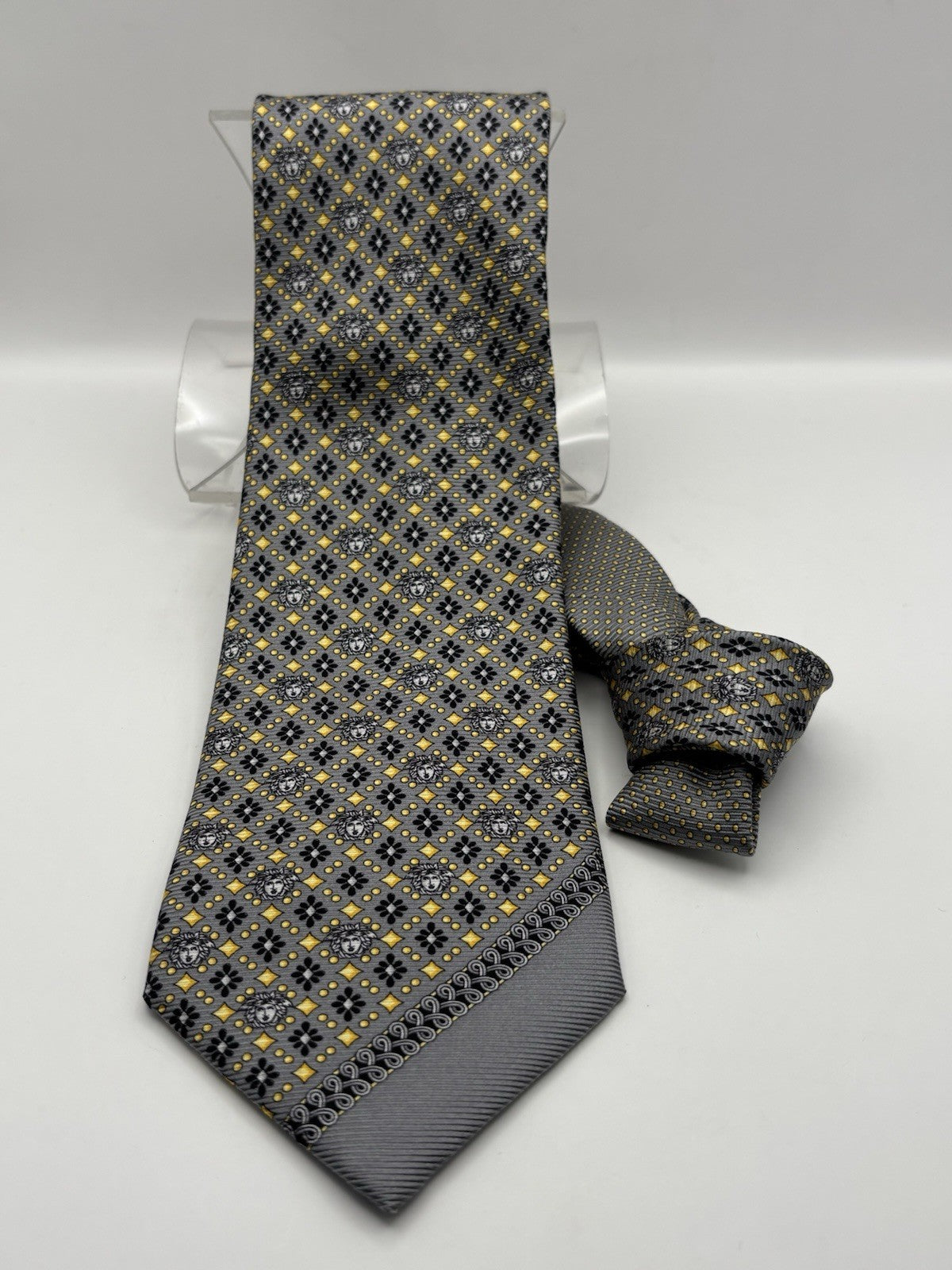 Gianni Versace Tie 100% Silk Grey and Gold Medusa Head Pattern Men's Necktie