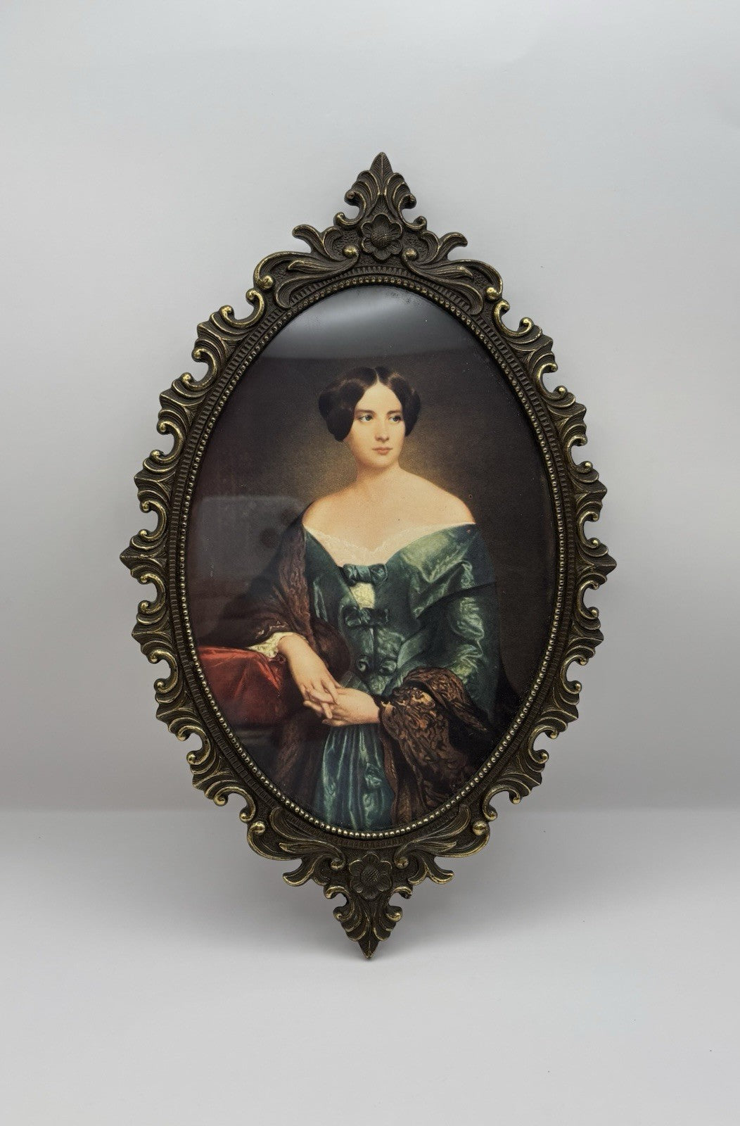 Victorian Painted Sister Oval Frame Bronze Finish Wall Hanging Art Home Decor 10