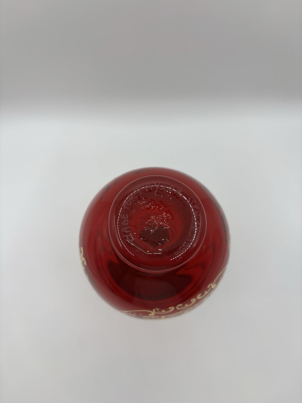 Beautiful vintage red vase with a beautiful gold mark from Venice Italy