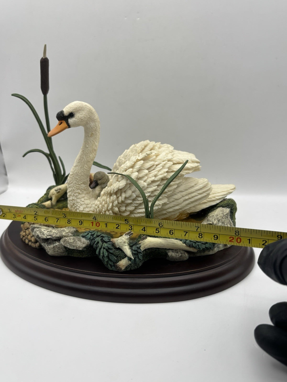 Lenox Motherly Love porcelain swan figurine mother swan with a baby nestled