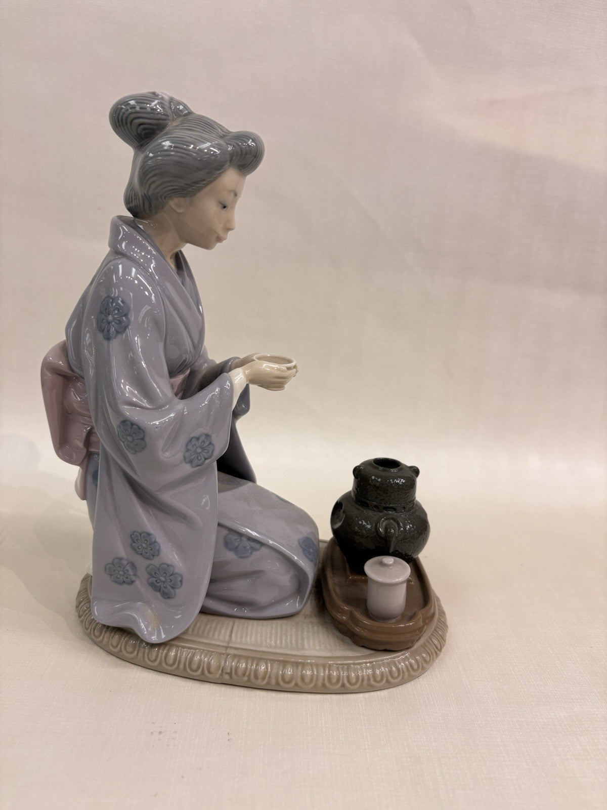 Lladró Porcelain Figurine Girl