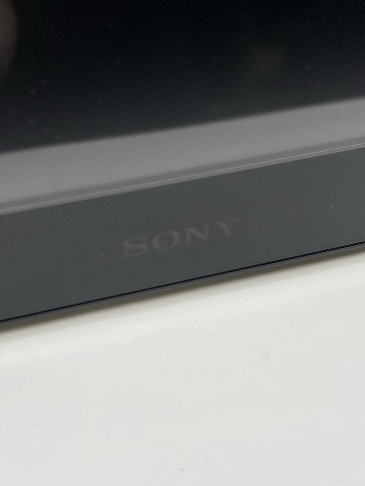 Sony DPF-D70 7-inch Digital Photo Frame with Remote Control  New!