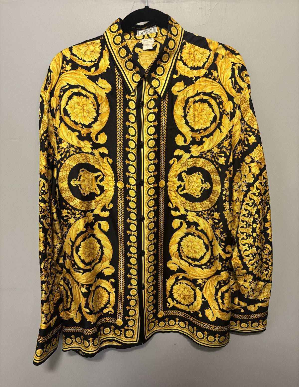 Gianni Versace Barocco Print Silk Shirt In Black and Gold. Size L Made In Italy
