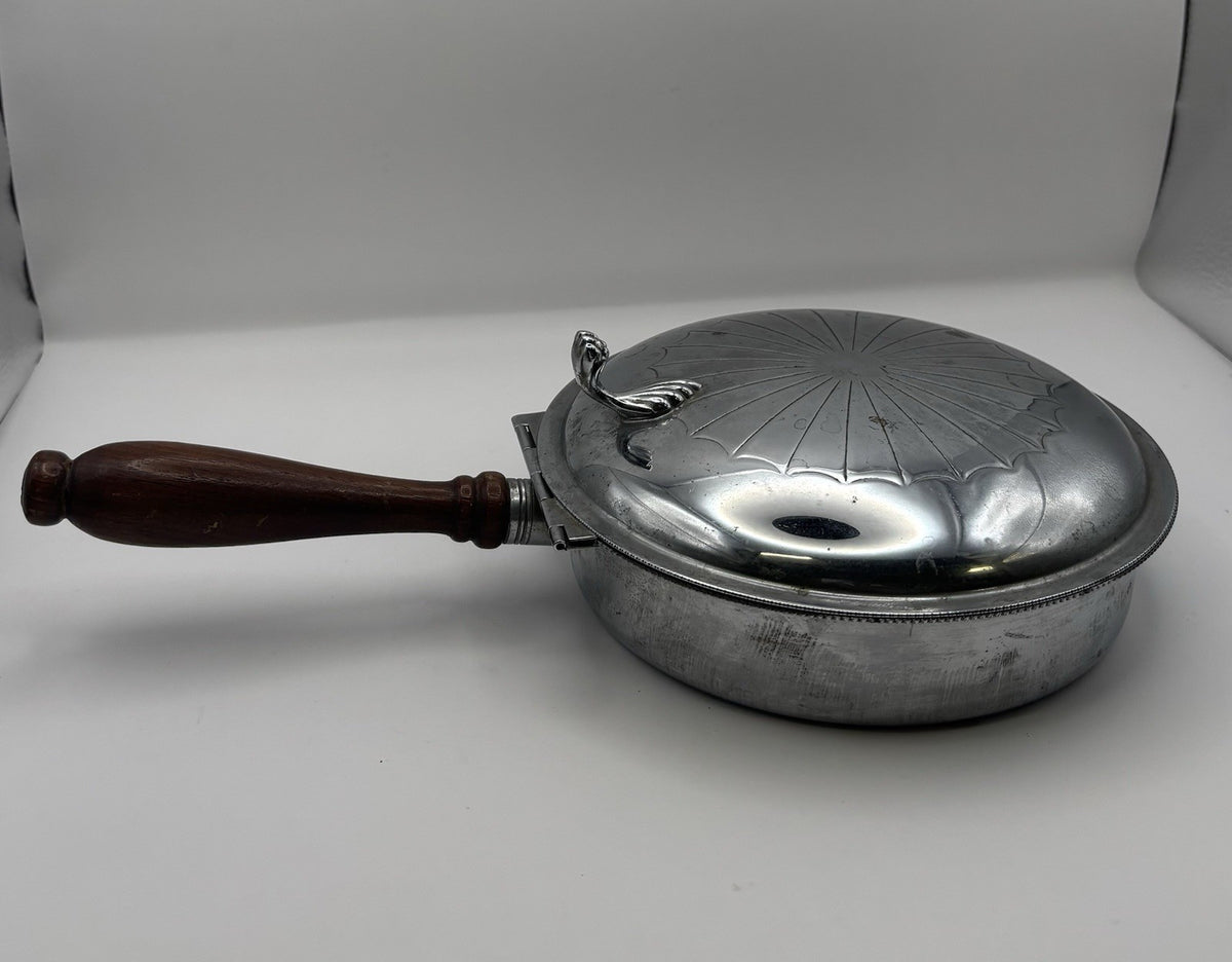 Antique Rome Kraft Silver Plate Footed Silent Butler Crumb Catcher with Handle