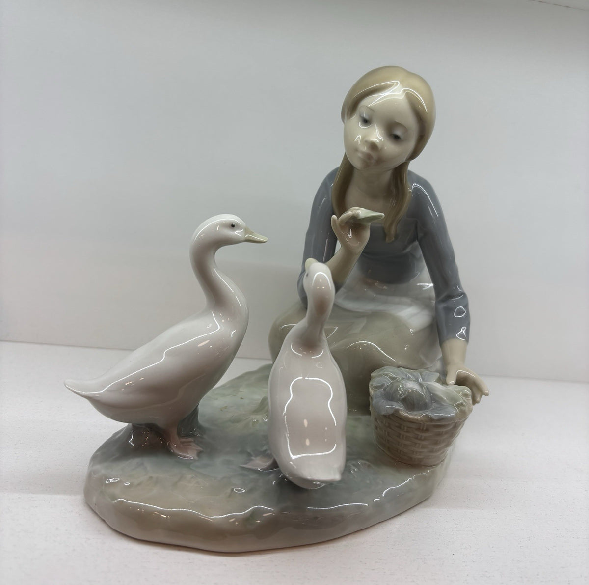 Lladró Porcelain Figurine Hand Made In Spain Girl with Ducks Vintage Signed 7"