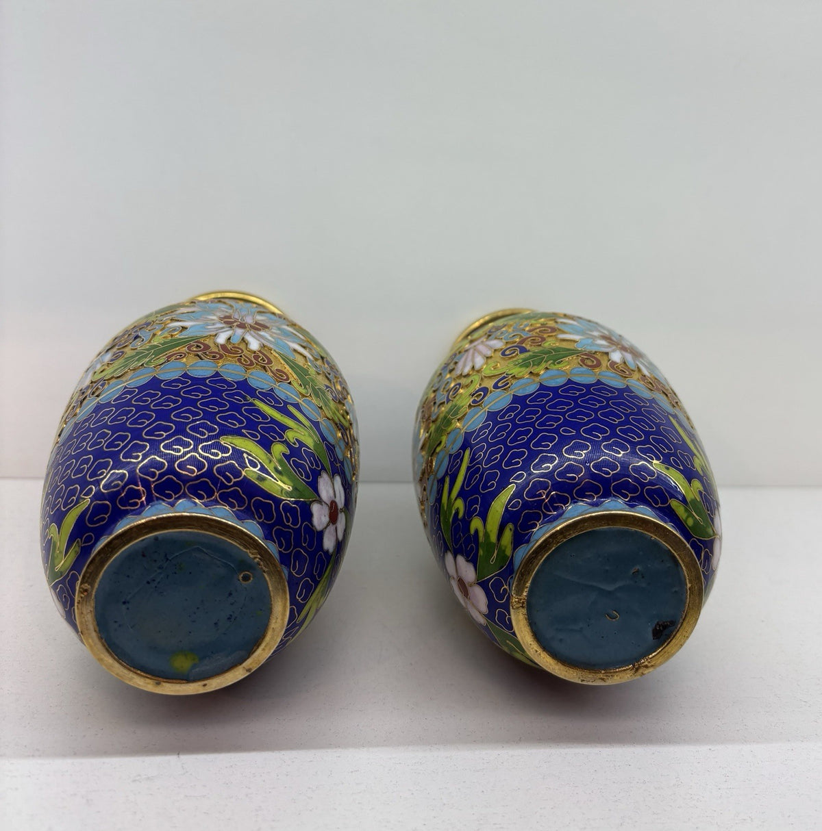 Vintage Chinese Cloisonne Vase enamel Floral Mirrored Design 6.7”