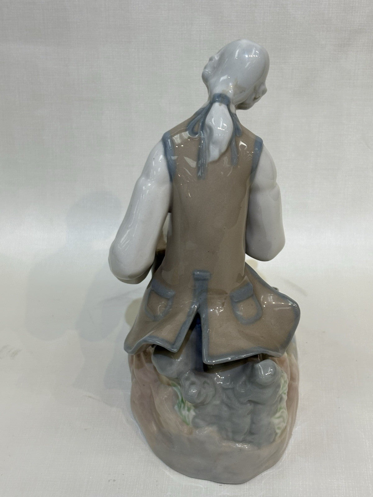 Casades Spain 'Painter' Porcelain Figurine Hand Painted, 9”