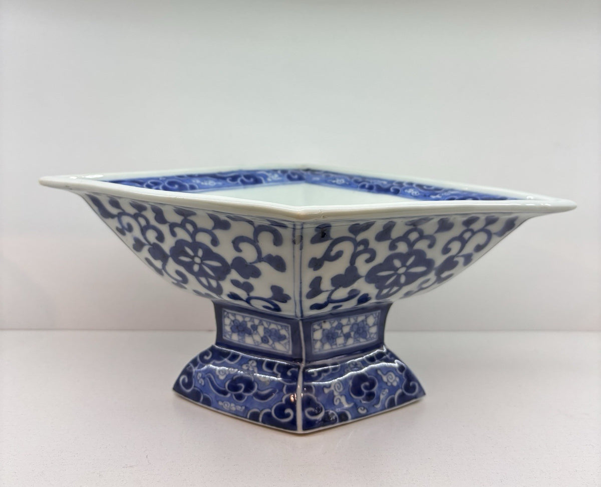 Vintage Chinese Blue and White Center Piece / Bowl Hand Painted Porcelain 4.7”