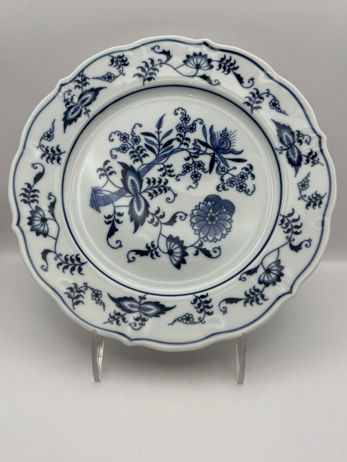 Blue Danube porcelain plate a classic blue onion floral design 8.8