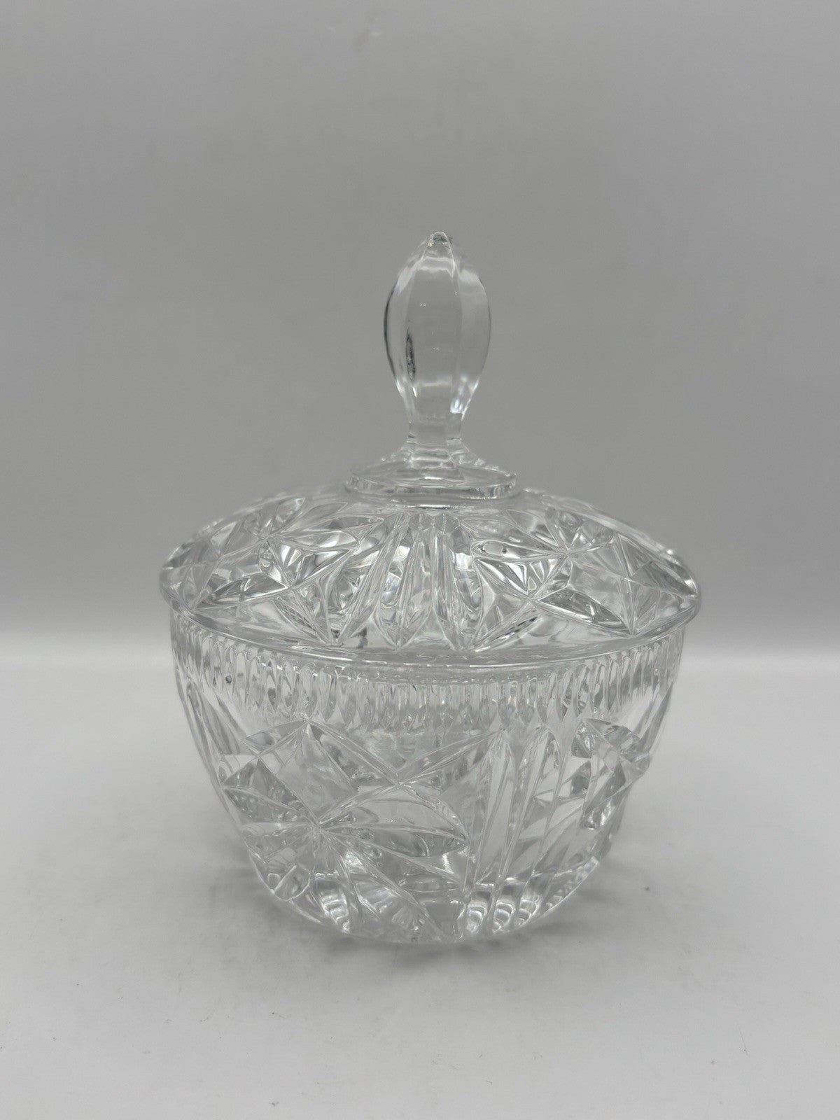 Beyer Bleikristall lead crystal handcrafted candy dish with lid.