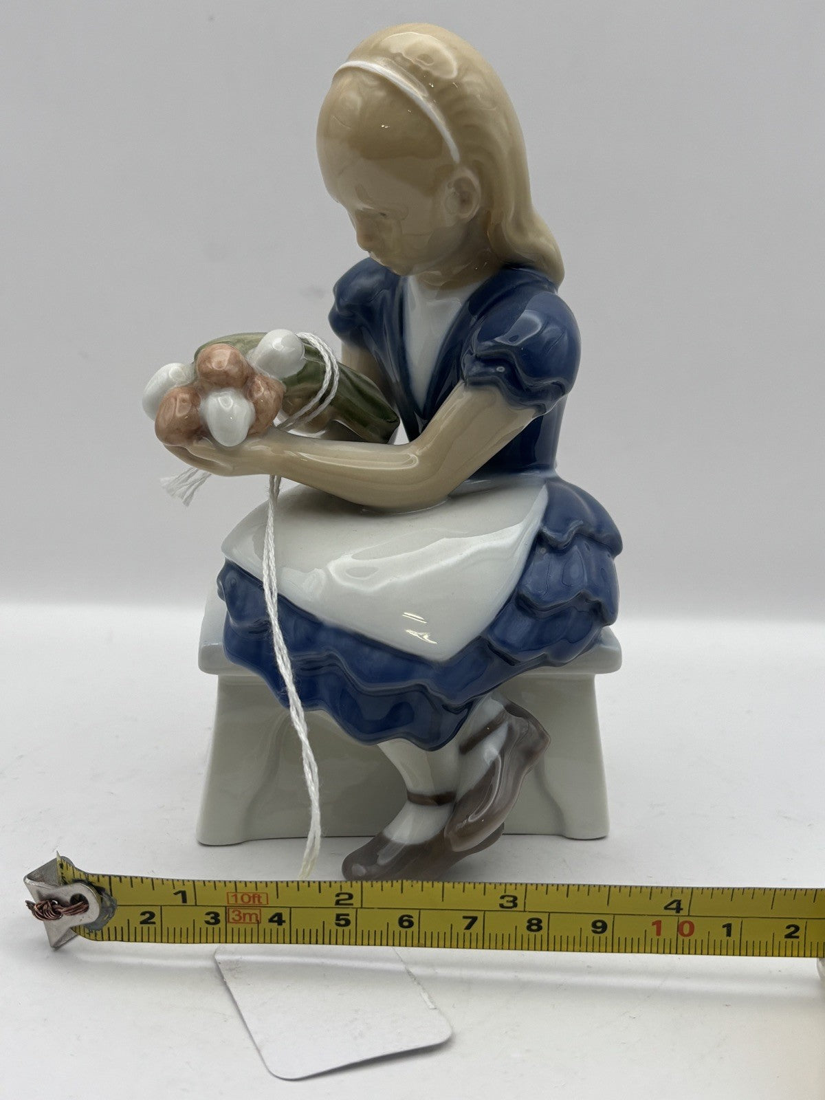 Ida's Flowers, Girl sitting with Flowers, Bing & grondahl figurine