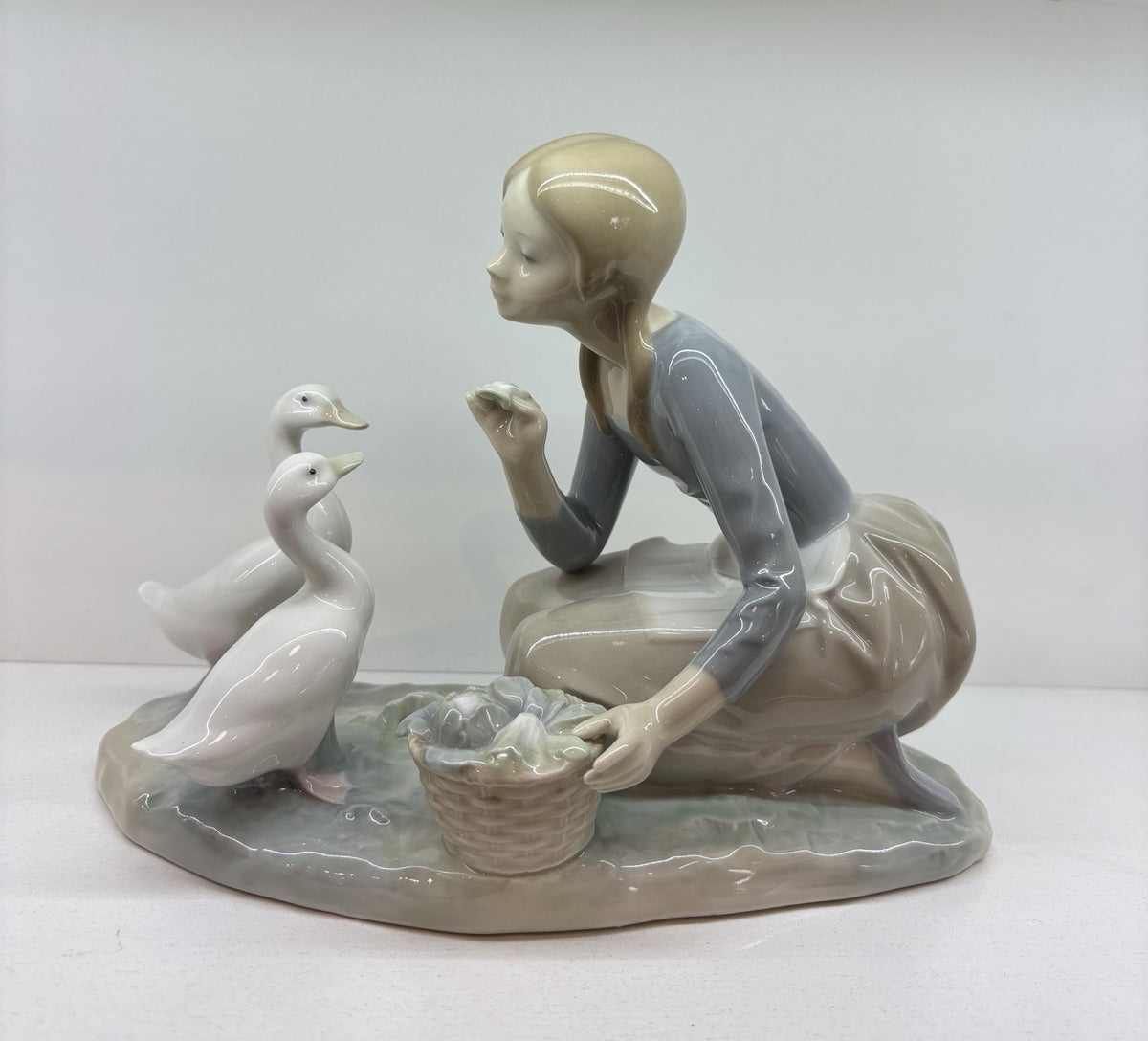 Lladró Porcelain Figurine Hand Made In Spain Girl with Ducks Vintage Signed 7"