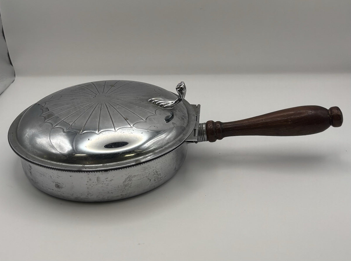 Antique Rome Kraft Silver Plate Footed Silent Butler Crumb Catcher with Handle