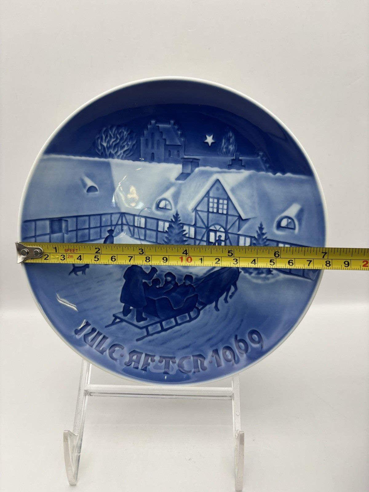 Bing & Grondahl 1969 Christmas Plate Arrival of Christmas Guests 8000/9069 B&g