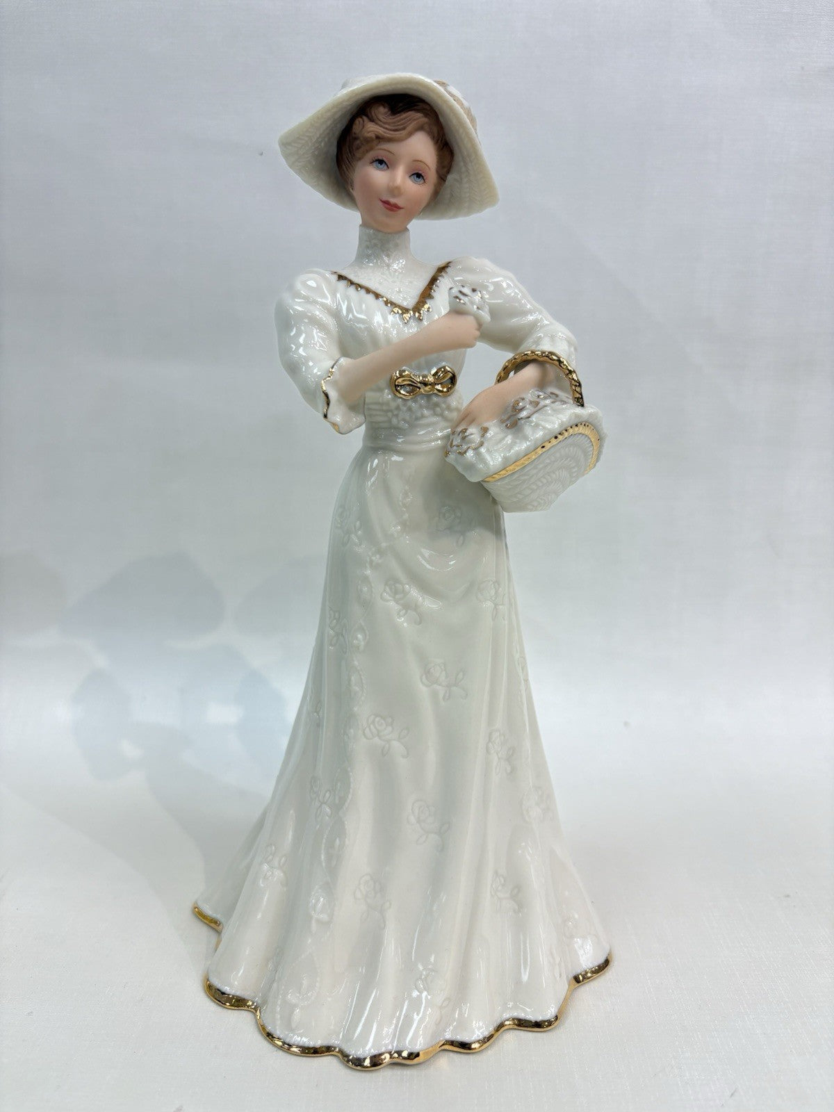 1999 Lenox Governor's Garden Party Vintage Porcelain Figurine 9”