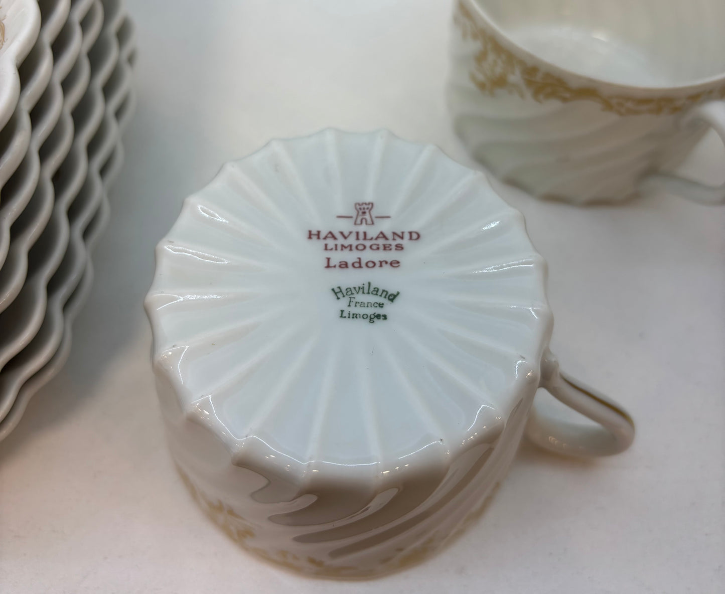 Haviland Limoges LADORE Gold on White Torse 12 CUPS AND 12 PLATES, 1962-88 Excellent Condition.