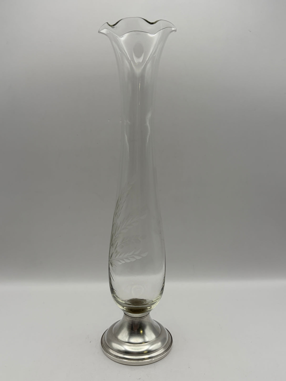 Vintage Yarden Silversmiths Sterling Weighted Etched Bud Vase.